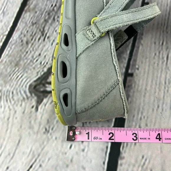 COLUMBIA Gray Suede & Canvas Mary Jane Tech Lite Omni-Grip Hiking Walking Flats - Picture 8 of 17
